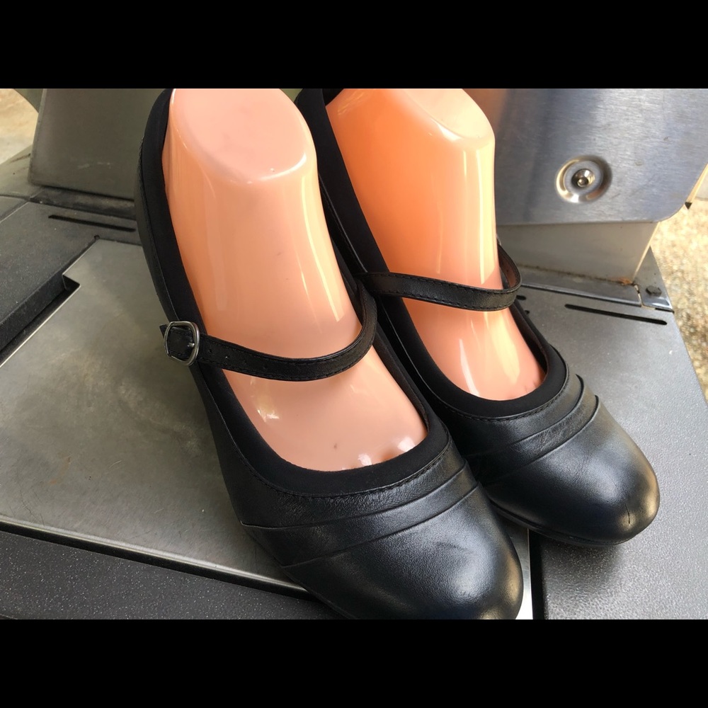 Clarks Collection Soft Cushion Block Heel Size 9w - image 7